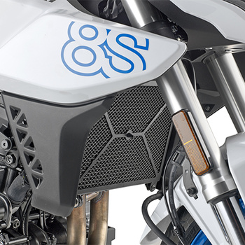 GIVI 2024 OSŁONA CHŁODNICY - SUZUKI GSX-8S (23)
