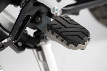 Podnóżki Ion Sw-Motech Triumph Tiger 800/900/1200 Scrambler 1200 Silver FRS.11.011.10103/S