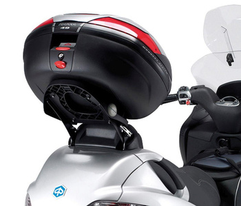 KAPPA STELAŻ KUFRA CENTRALNEGO PIAGGIO Mp3 125 / 250 / 300/ 400 (06-11), Mp3 Touring 300 - 400 (11) / Mp3 Business 300 / Mp3 Sport 300 (12-14), Mp3 Business 500 / Mp3 Sport 500 (12-13) ( Z PŁYTĄ MONOKEY ) - KR134
