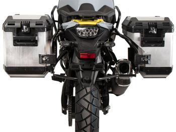 Wycięcie na bagażnik boczny w kolorze czarnym, w tym srebrne kufry boczne Xplorer do Suzuki V-Strom 800 (2024-)